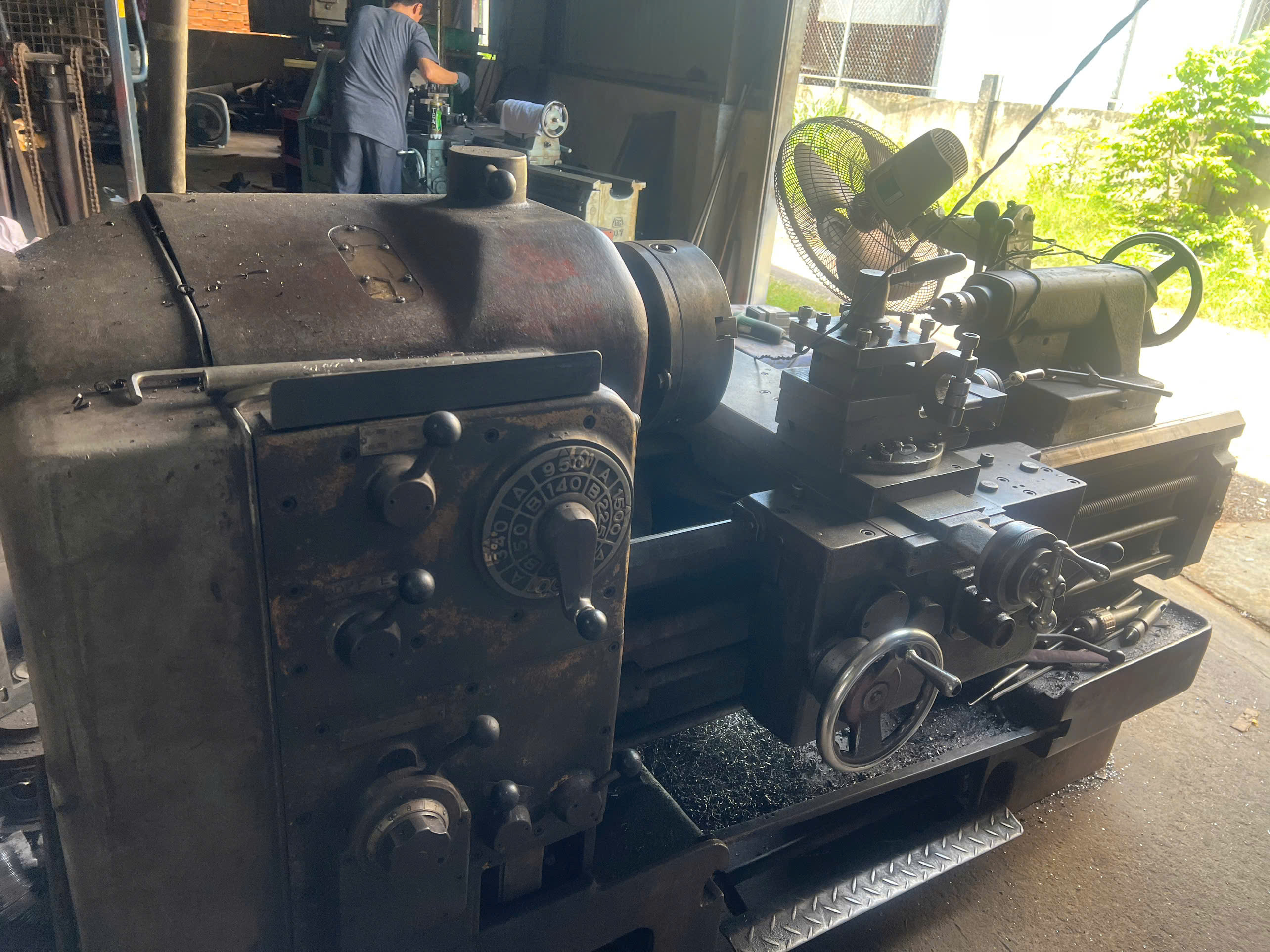 Lathe machine 1